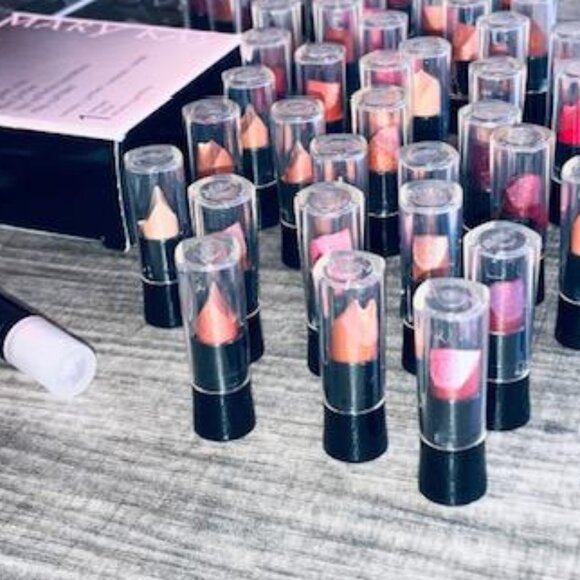 HUGE 75 pc LOT AVON LIPSTICKS GLOSSES +MORE!- GREAT FOR PRETEEN/DRESS UP PARTIES - Picture 9 of 12